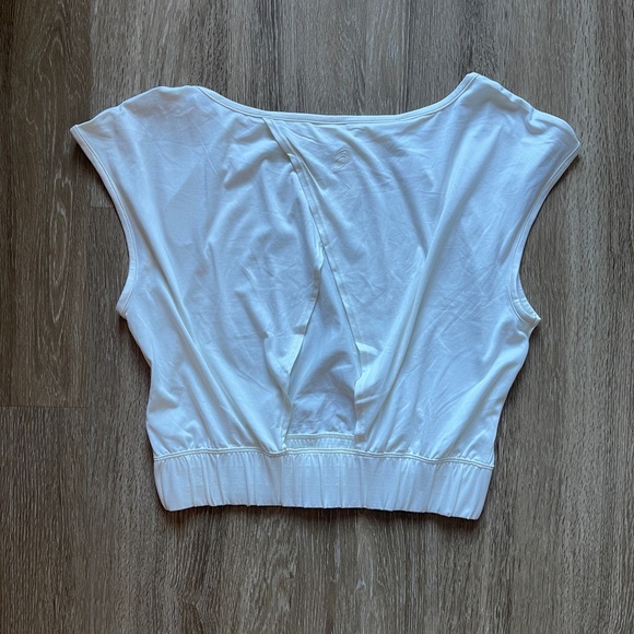 ASICS 🐯 Nagino Flex Short Sleeve Top - Picture 3 of 9